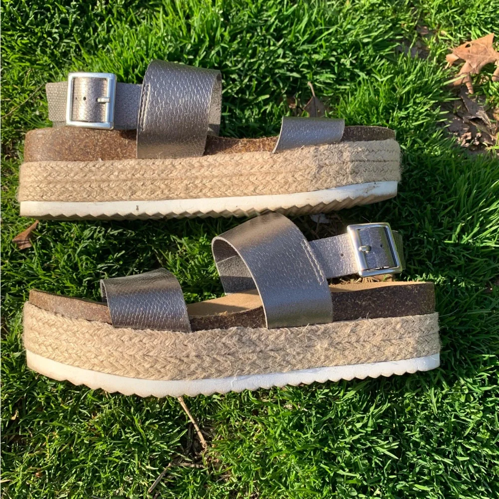 New Directions Metallic Lauren Flatform Platform Sling Sandals Size 8.5
